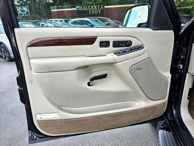 used 2004 Cadillac Escalade ESV car, priced at $7,250