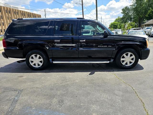 used 2004 Cadillac Escalade ESV car, priced at $7,250