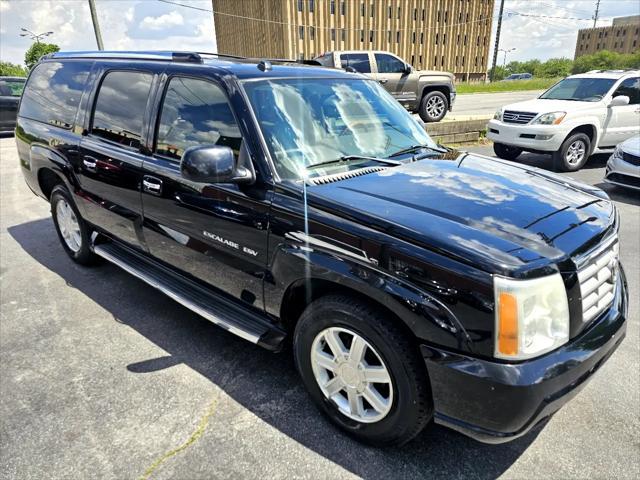 used 2004 Cadillac Escalade ESV car, priced at $7,250