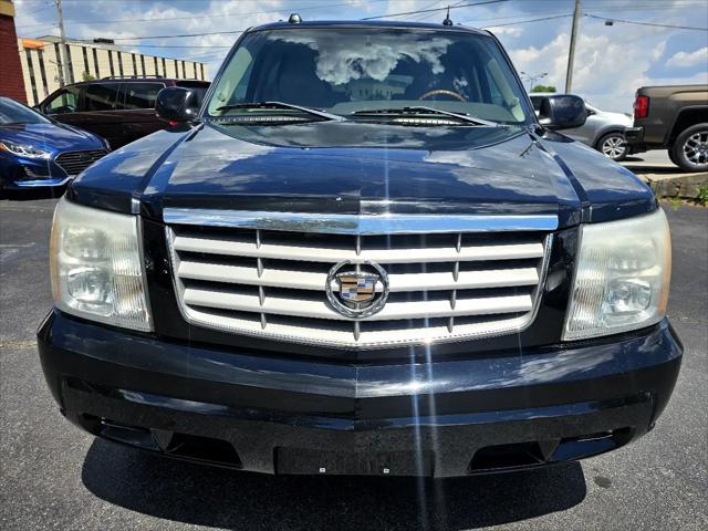 used 2004 Cadillac Escalade ESV car, priced at $7,250
