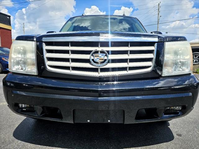 used 2004 Cadillac Escalade ESV car, priced at $7,250