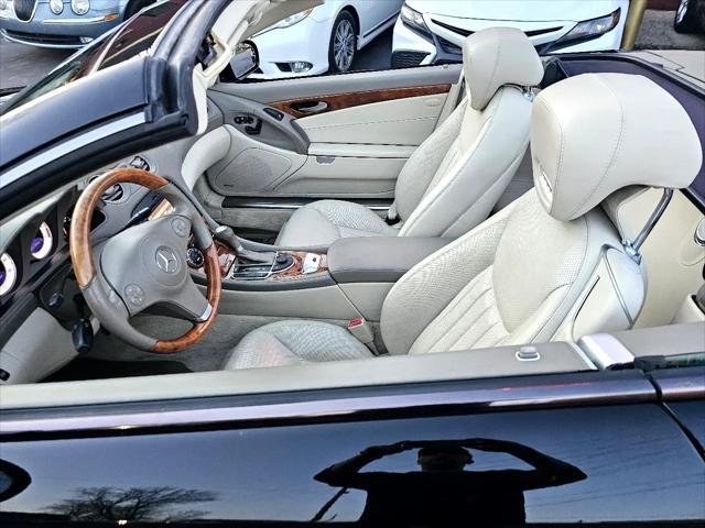 used 2009 Mercedes-Benz SL-Class car, priced at $23,325