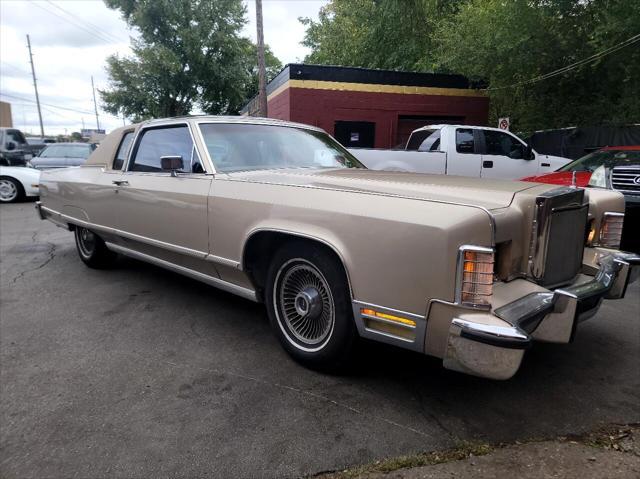 used 1977 Lincoln Continental car, priced at $8,250