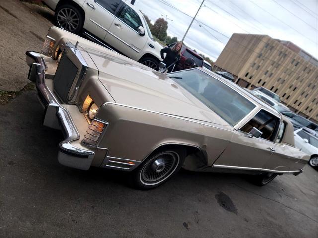 used 1977 Lincoln Continental car, priced at $8,250