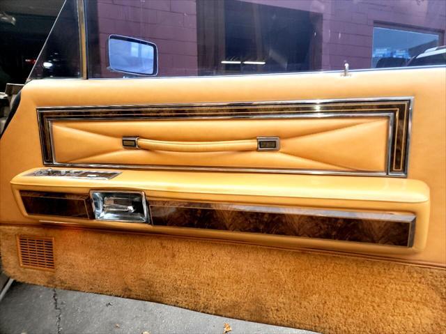 used 1977 Lincoln Continental car, priced at $8,250