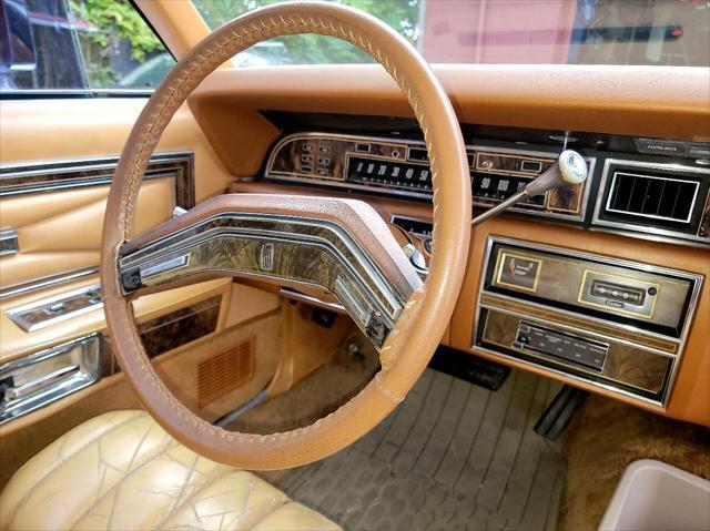 used 1977 Lincoln Continental car, priced at $8,250