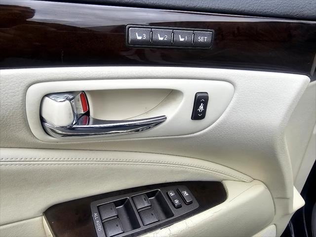 used 2007 Lexus LS 460 car, priced at $8,995