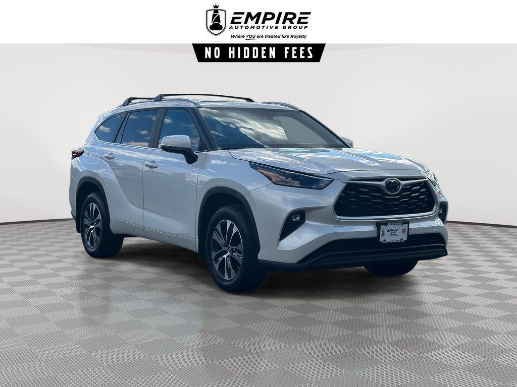 used 2023 Toyota Highlander car, priced at $36,999