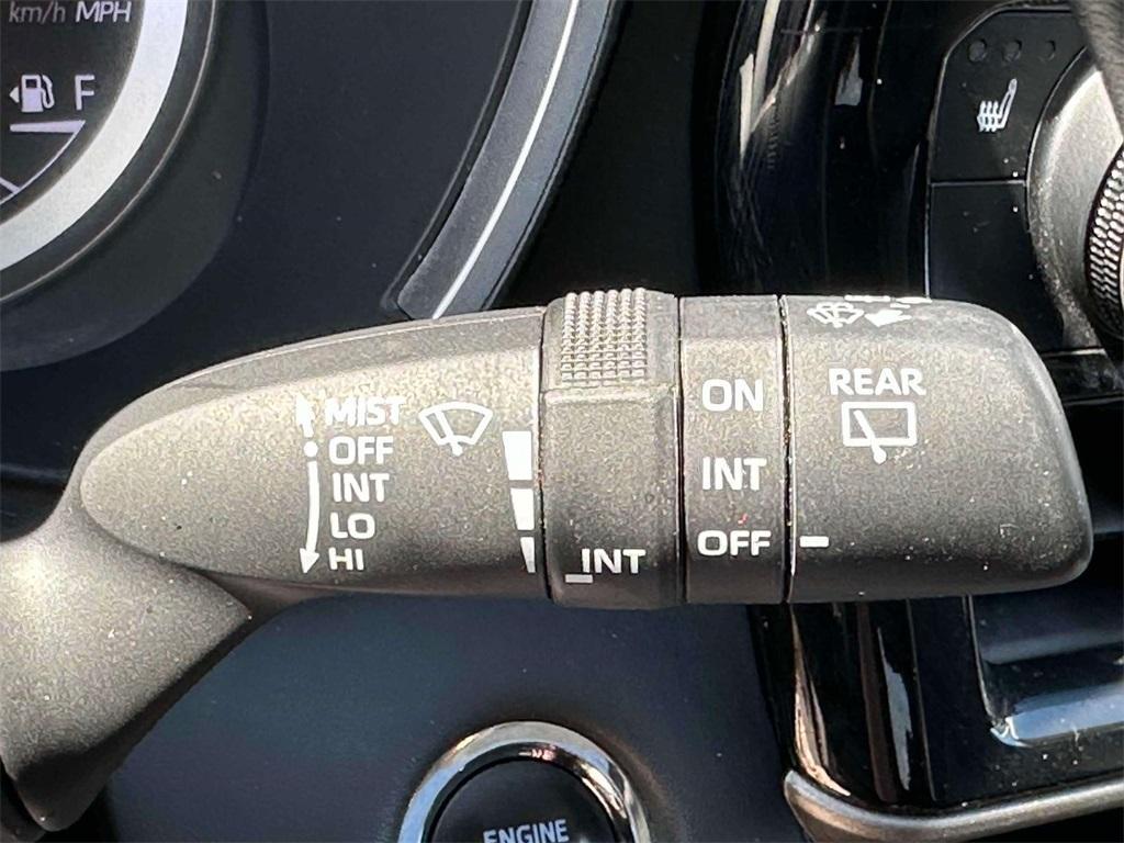 used 2022 Toyota Highlander car, priced at $32,399