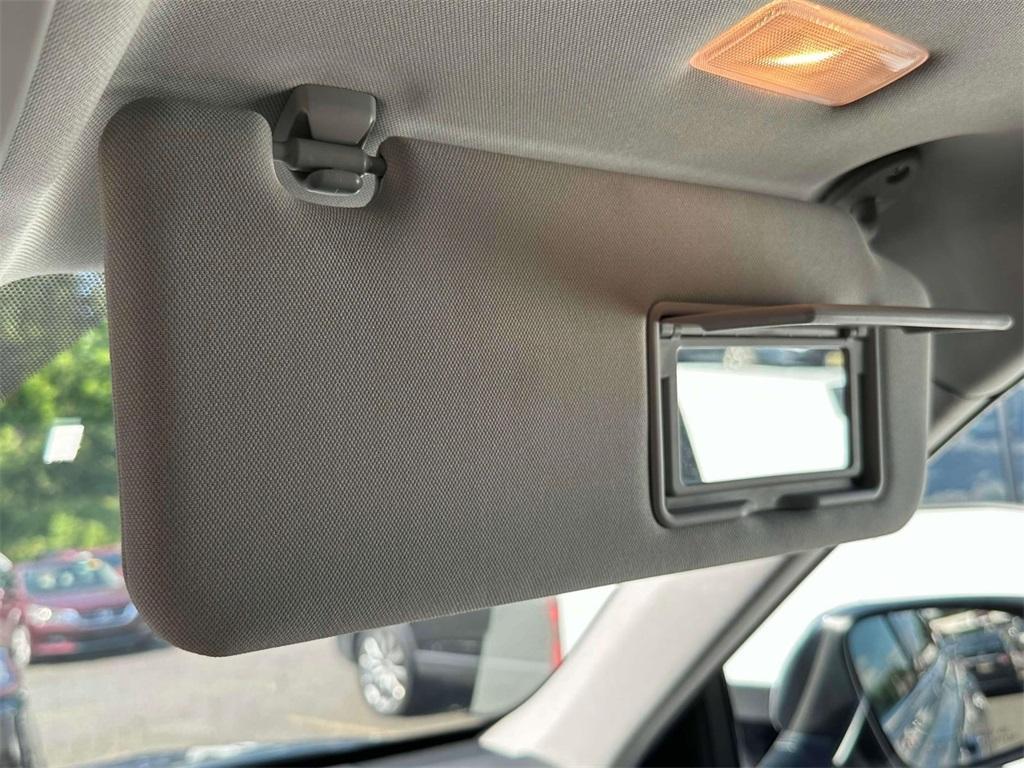 used 2022 Toyota Highlander car, priced at $32,399