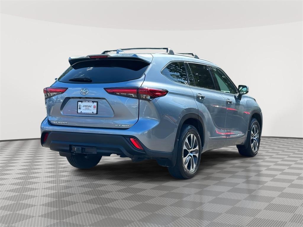 used 2022 Toyota Highlander car, priced at $32,399