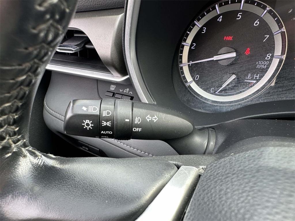 used 2022 Toyota Highlander car, priced at $30,467