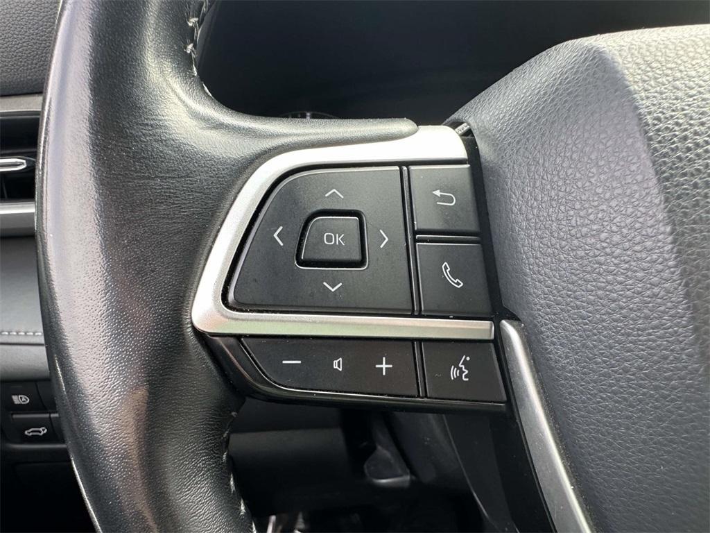 used 2022 Toyota Highlander car, priced at $30,467