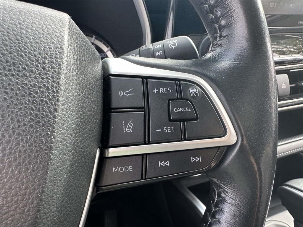 used 2022 Toyota Highlander car, priced at $30,467