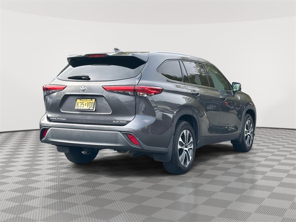 used 2022 Toyota Highlander car, priced at $30,467