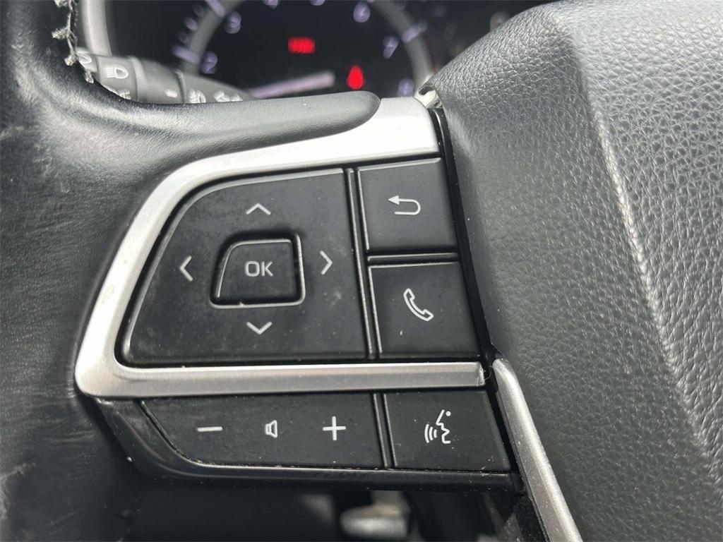 used 2022 Toyota Highlander car, priced at $32,852