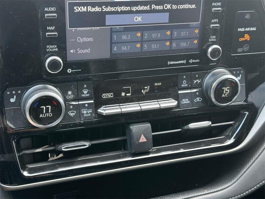 used 2022 Toyota Highlander car, priced at $32,852