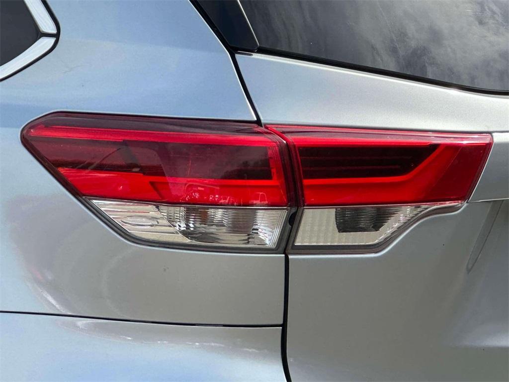 used 2017 Toyota Highlander car, priced at $22,996