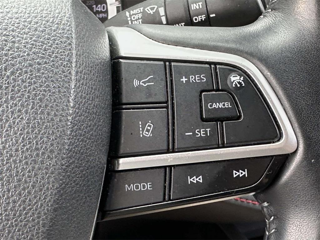 used 2022 Toyota Highlander car, priced at $35,220