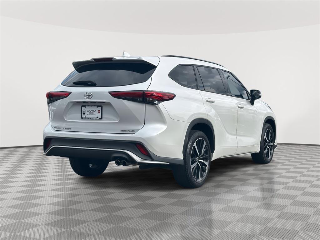 used 2022 Toyota Highlander car, priced at $35,220