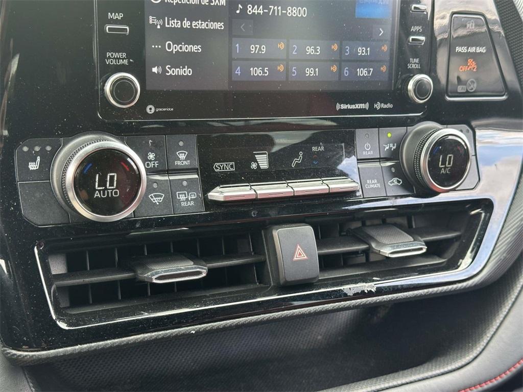 used 2022 Toyota Highlander car, priced at $35,220