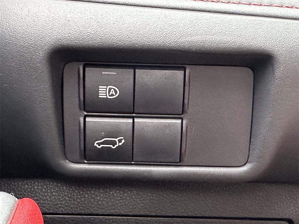 used 2022 Toyota Highlander car, priced at $35,220