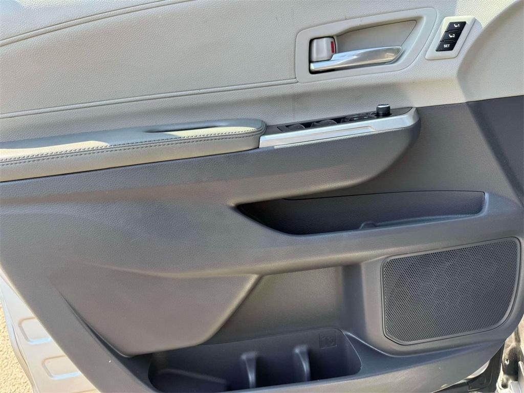 used 2023 Toyota Sienna car, priced at $46,019