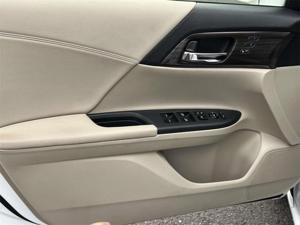 used 2017 Honda Accord Hybrid car, priced at $17,824