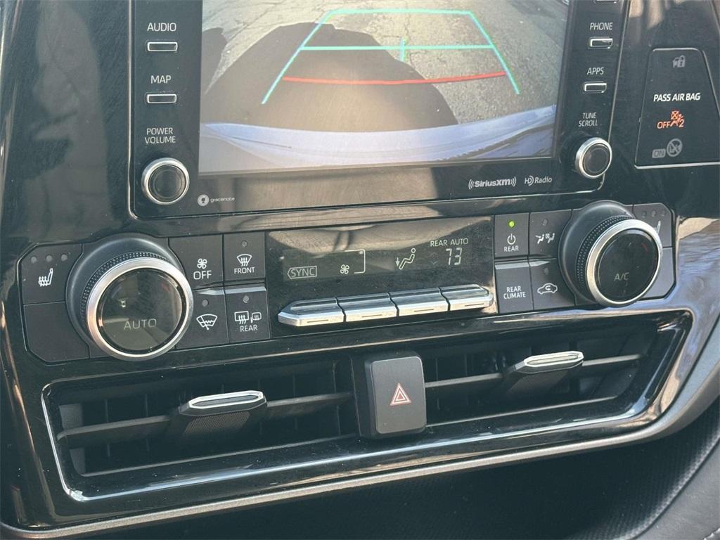 used 2020 Toyota Highlander car, priced at $25,922