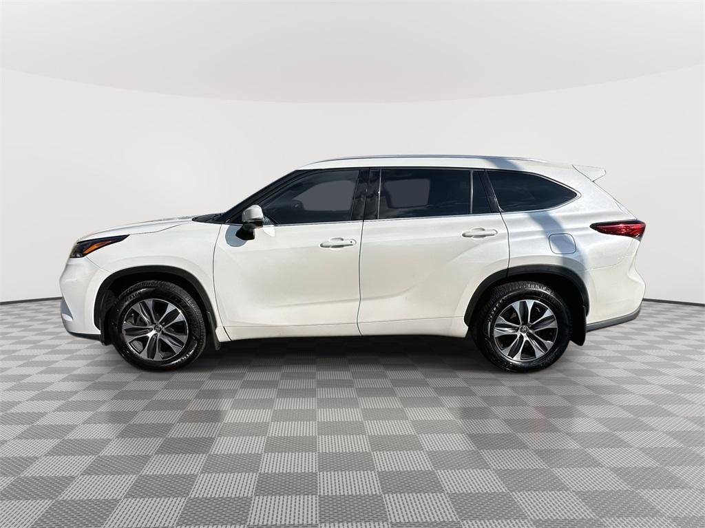 used 2020 Toyota Highlander car, priced at $25,922