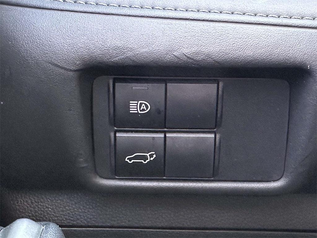 used 2020 Toyota Highlander car, priced at $25,922