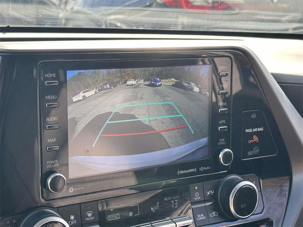 used 2020 Toyota Highlander car, priced at $25,922