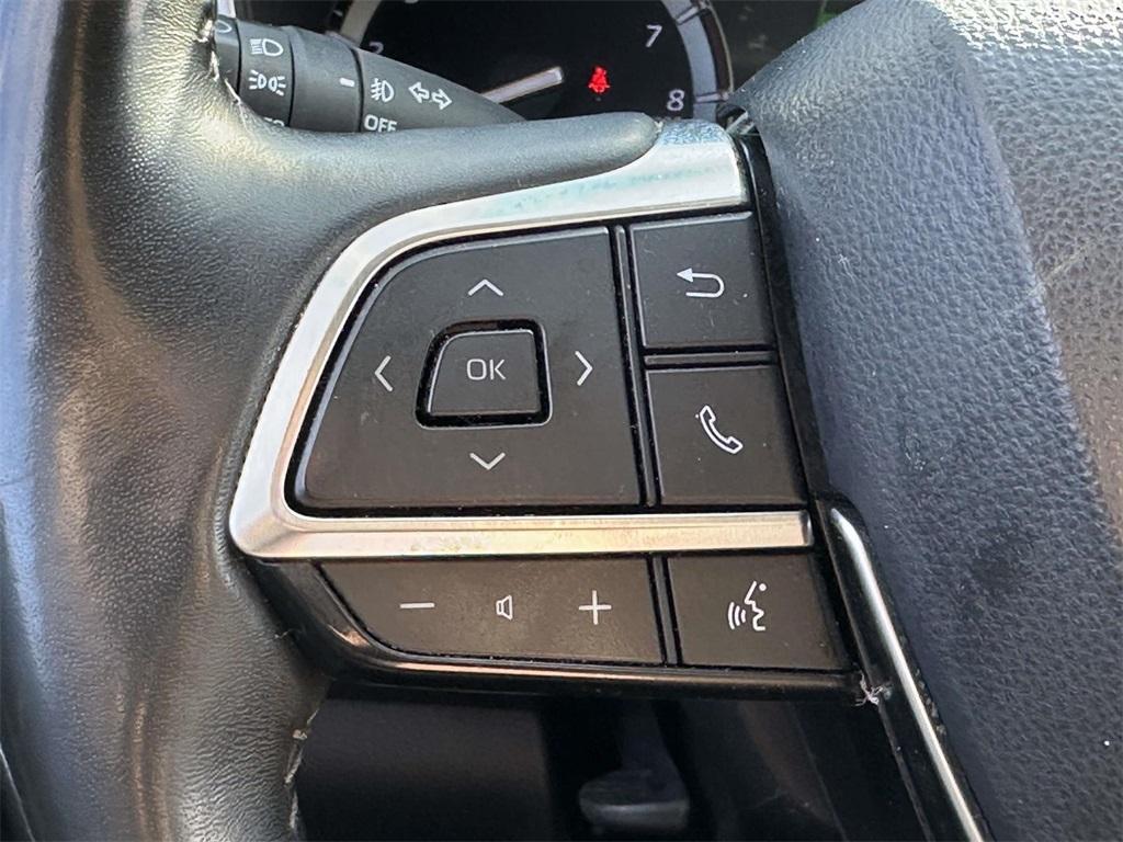 used 2020 Toyota Highlander car, priced at $25,922