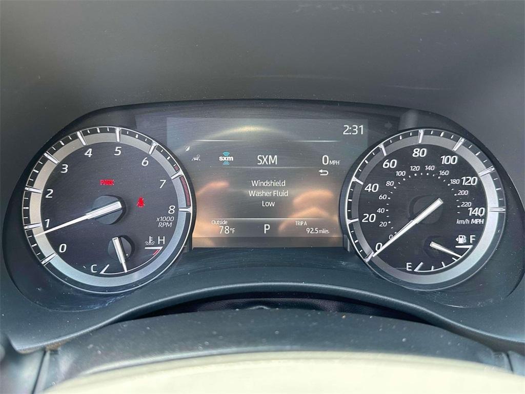used 2021 Toyota Highlander car, priced at $33,399