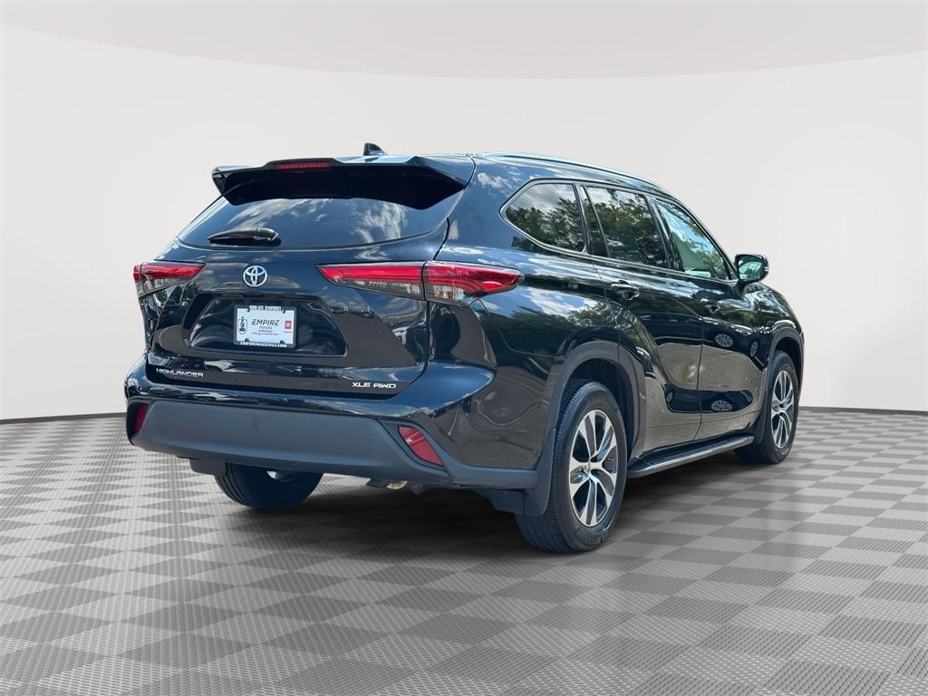 used 2021 Toyota Highlander car, priced at $33,399