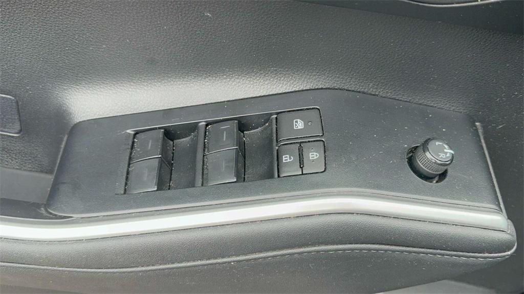 used 2023 Toyota Highlander car, priced at $31,732