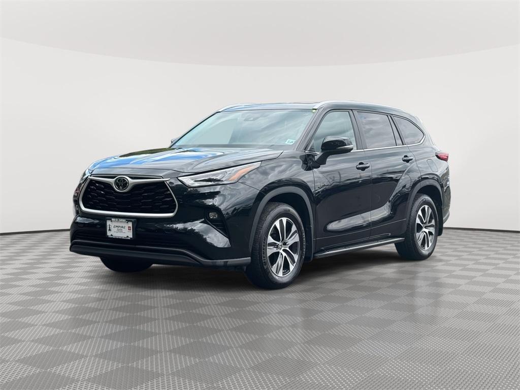 used 2023 Toyota Highlander car, priced at $31,732