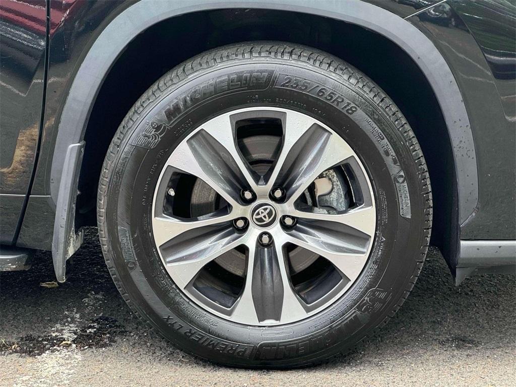 used 2023 Toyota Highlander car, priced at $31,732