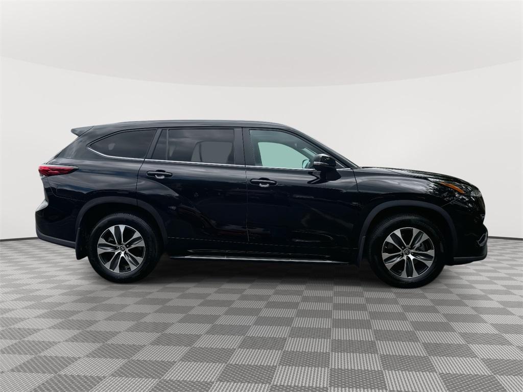 used 2023 Toyota Highlander car, priced at $31,732