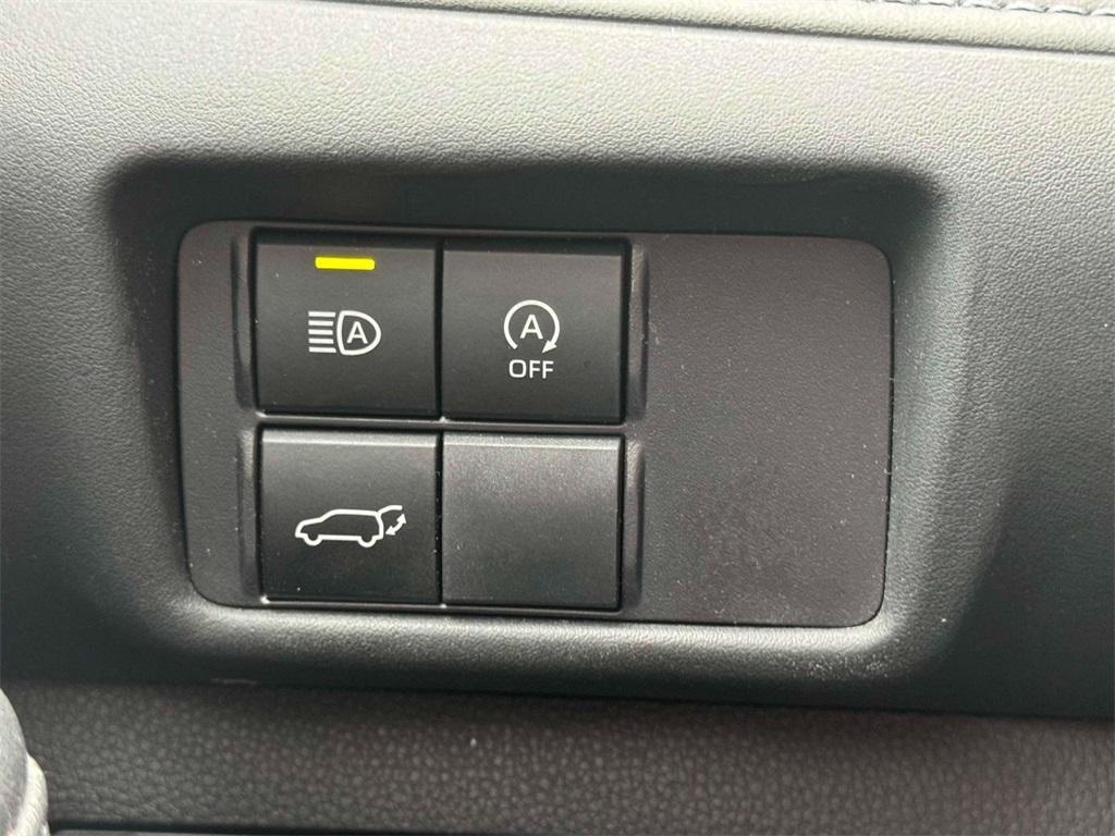 used 2023 Toyota Highlander car, priced at $31,732