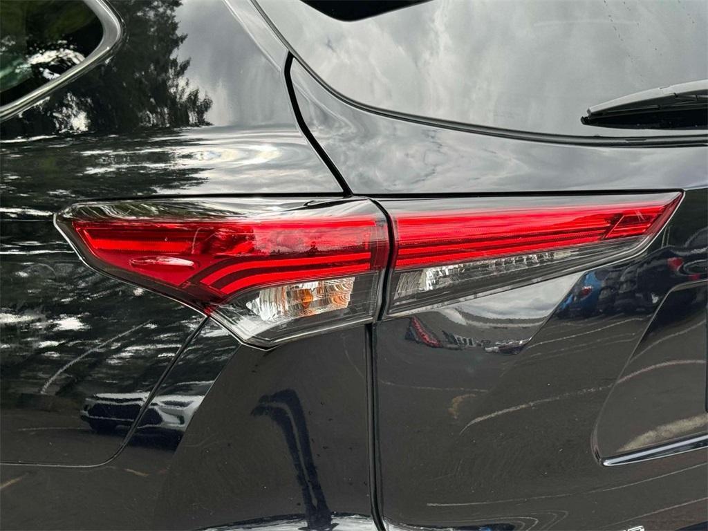 used 2023 Toyota Highlander car, priced at $31,732