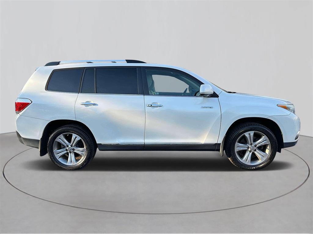 used 2011 Toyota Highlander car, priced at $13,999