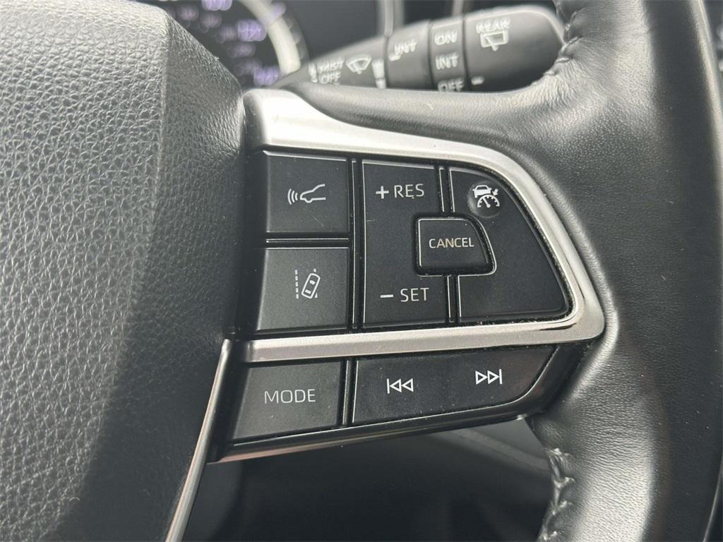 used 2023 Toyota Highlander car, priced at $34,979