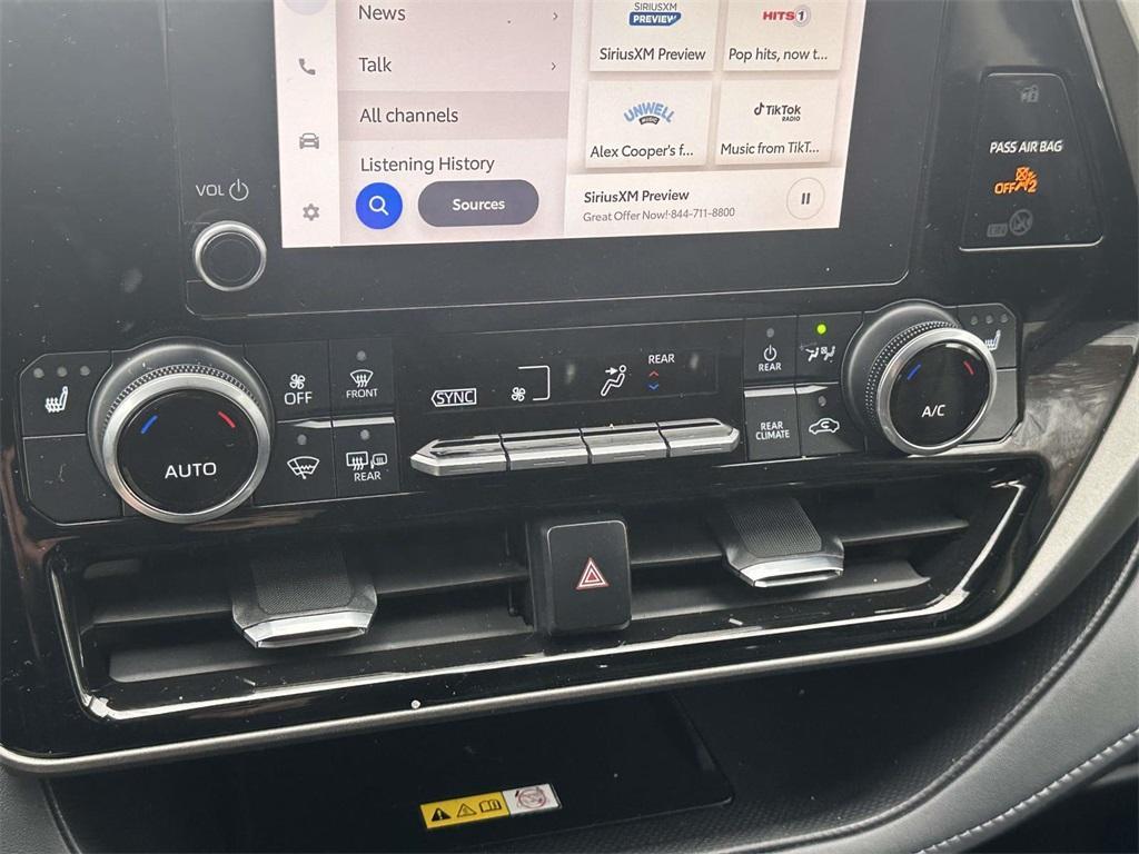 used 2023 Toyota Highlander car, priced at $34,979