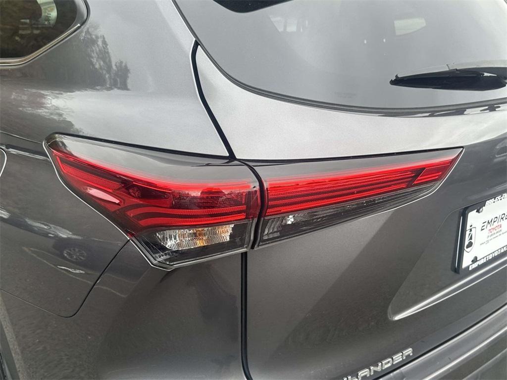 used 2023 Toyota Highlander car, priced at $34,979