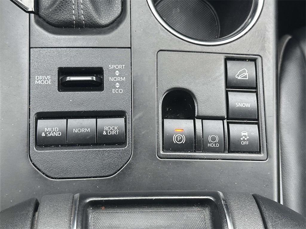 used 2023 Toyota Highlander car, priced at $34,979