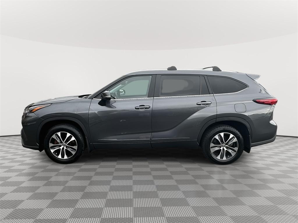 used 2023 Toyota Highlander car, priced at $34,979