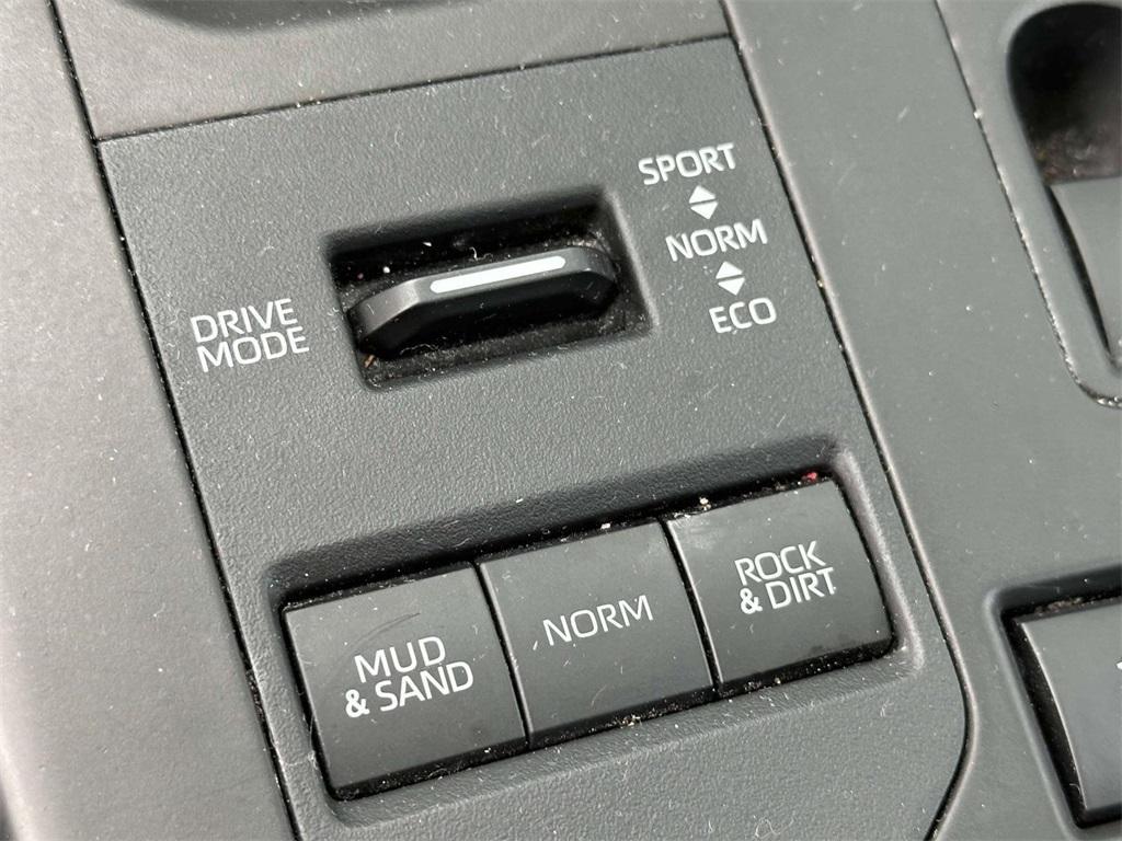 used 2022 Toyota Highlander car, priced at $33,997