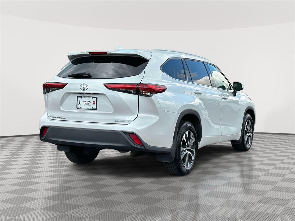 used 2022 Toyota Highlander car, priced at $33,997