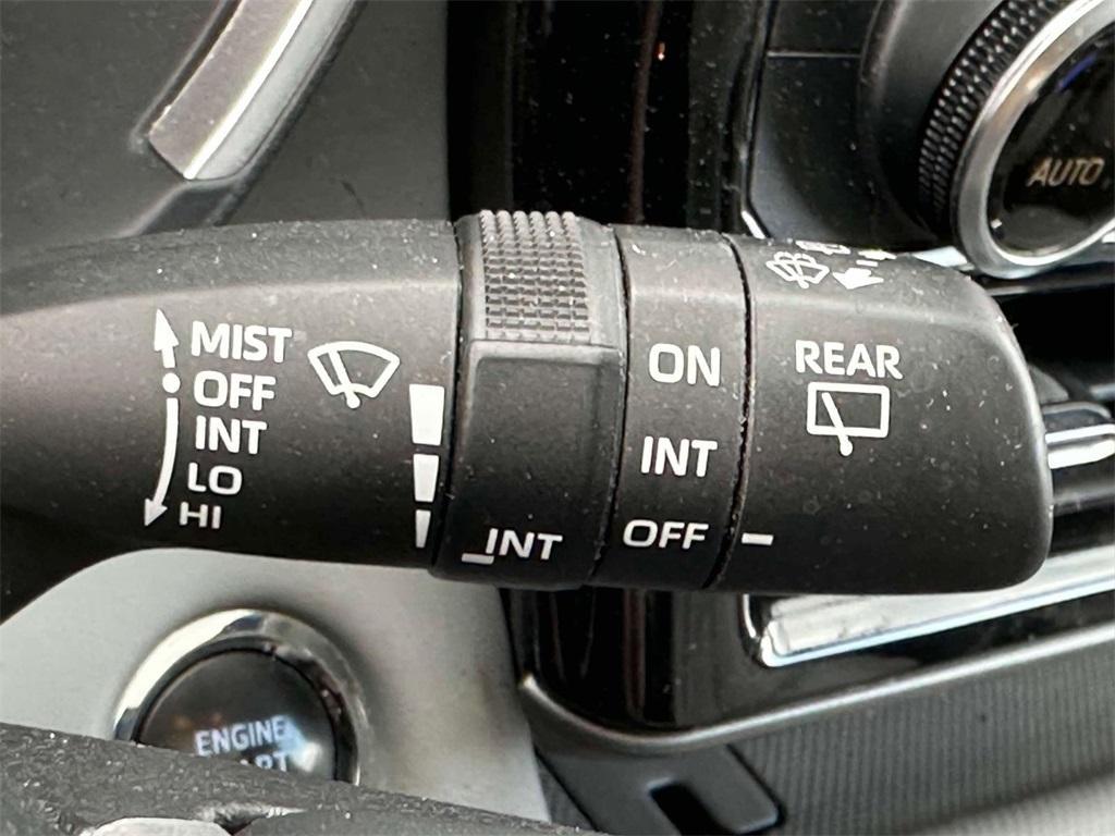 used 2022 Toyota Highlander car, priced at $33,997